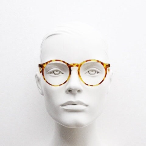 90s vintage round glasses. 30s, 40s design optical frames in a vibrant honey tortoise finish. Prescription eyeglasses. Spectacles.O Malley
