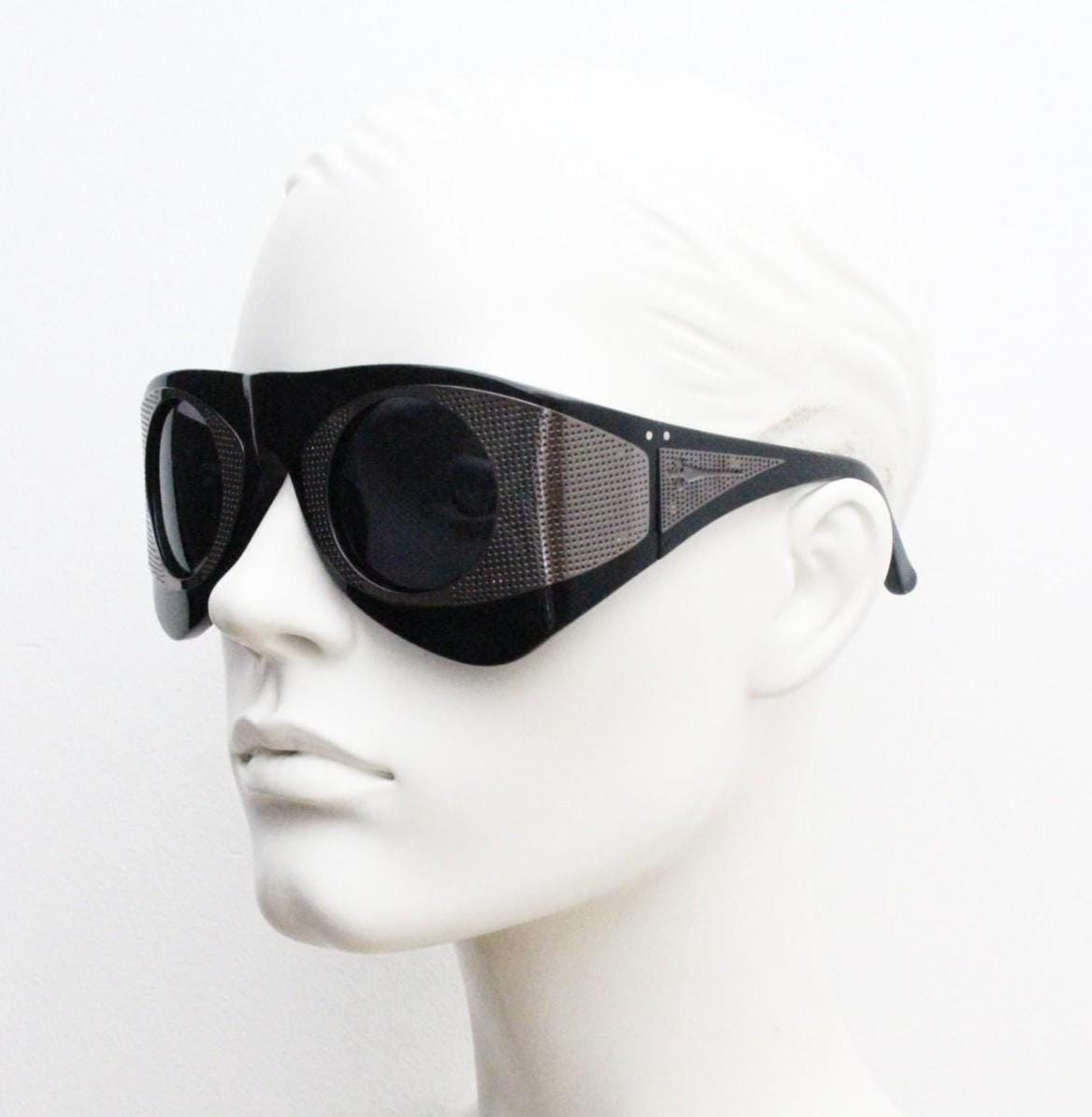 Todd Lynn goggle sunglasses made in Japan by Linda Farrow. Powerfully dramatic collectors design in black. Gallery Projects. Vintage. NOS