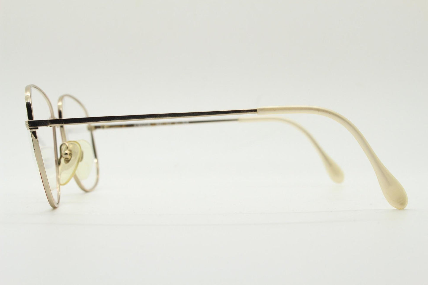 80s vintage slender gold metal frame eye glasses. Straightforward design with red and black highlights. Optical frame. Prescription. 90s NOS