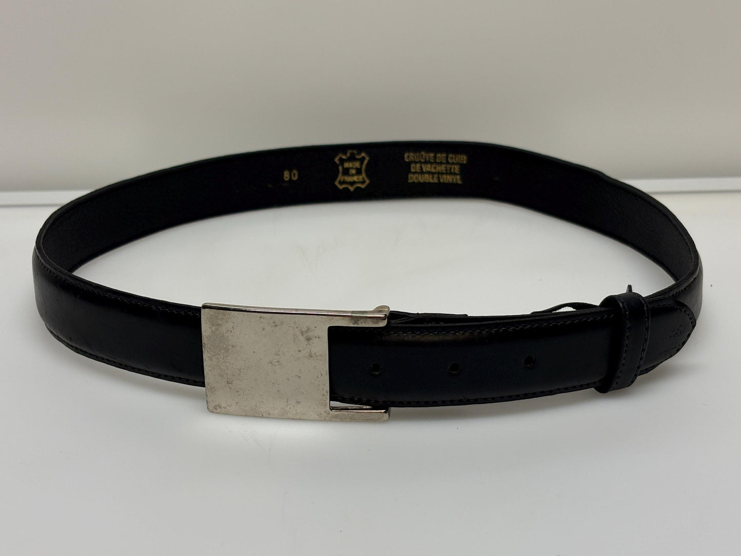 90s vintage smart trouser / jeans belt in grey genuine leather with solid shiny chrome buckle. Made in France. NOS