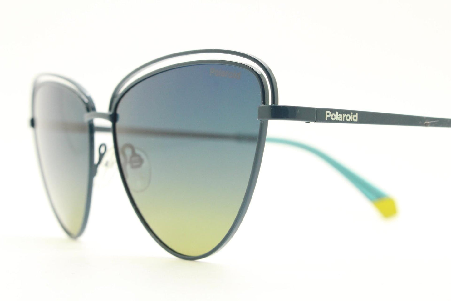 Polaroid vintage rounded cat eye sunglasses. Metal double brow frame with sensational blue to yellow graduating lenses. Unused NOS