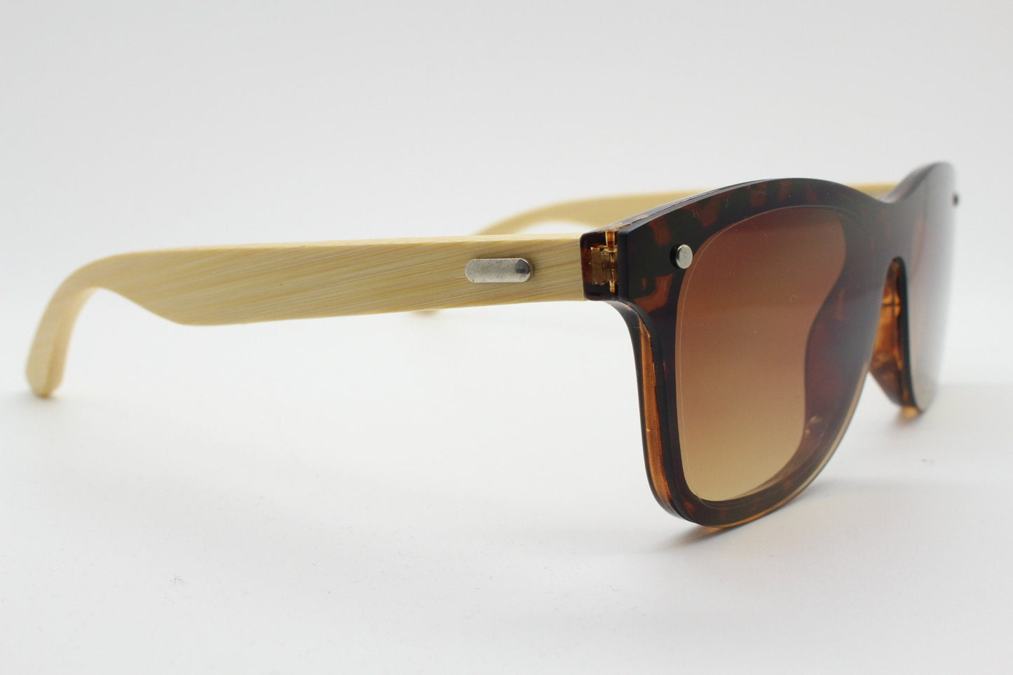 Vintage Y2K modified wayfarer style hand made sunglasses. Tortoise flat front monolens design with real wooden arms. Unused NOS