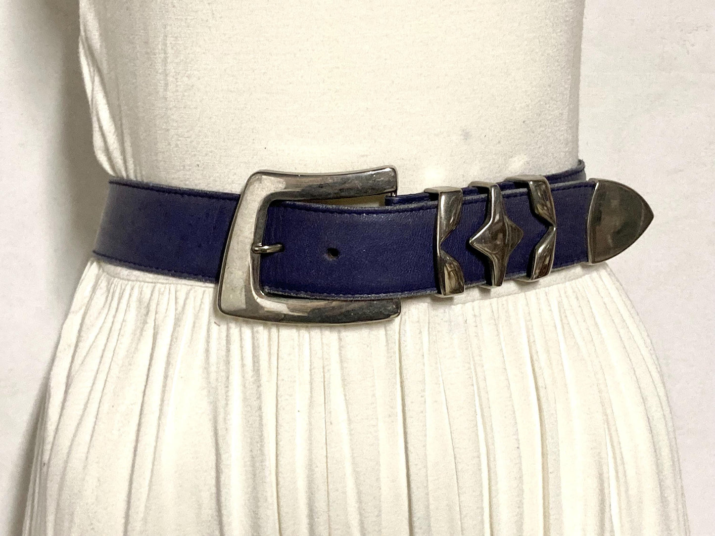 Escada 80s vintage womens dress belt in purple real leather with substantial metal buckle. Made in Italy. Used in good condition