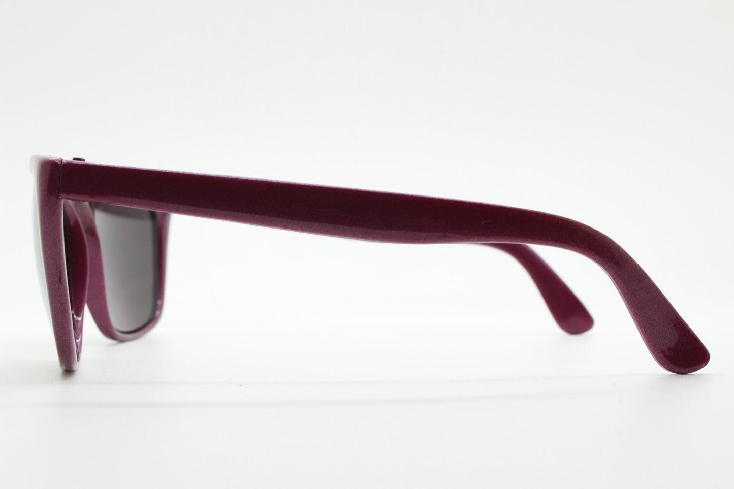 80s vintage square cat eye sunglasses. Pointed purple frame with reflective gold mirror lenses. Rockabilly cateye. VGC NOS
