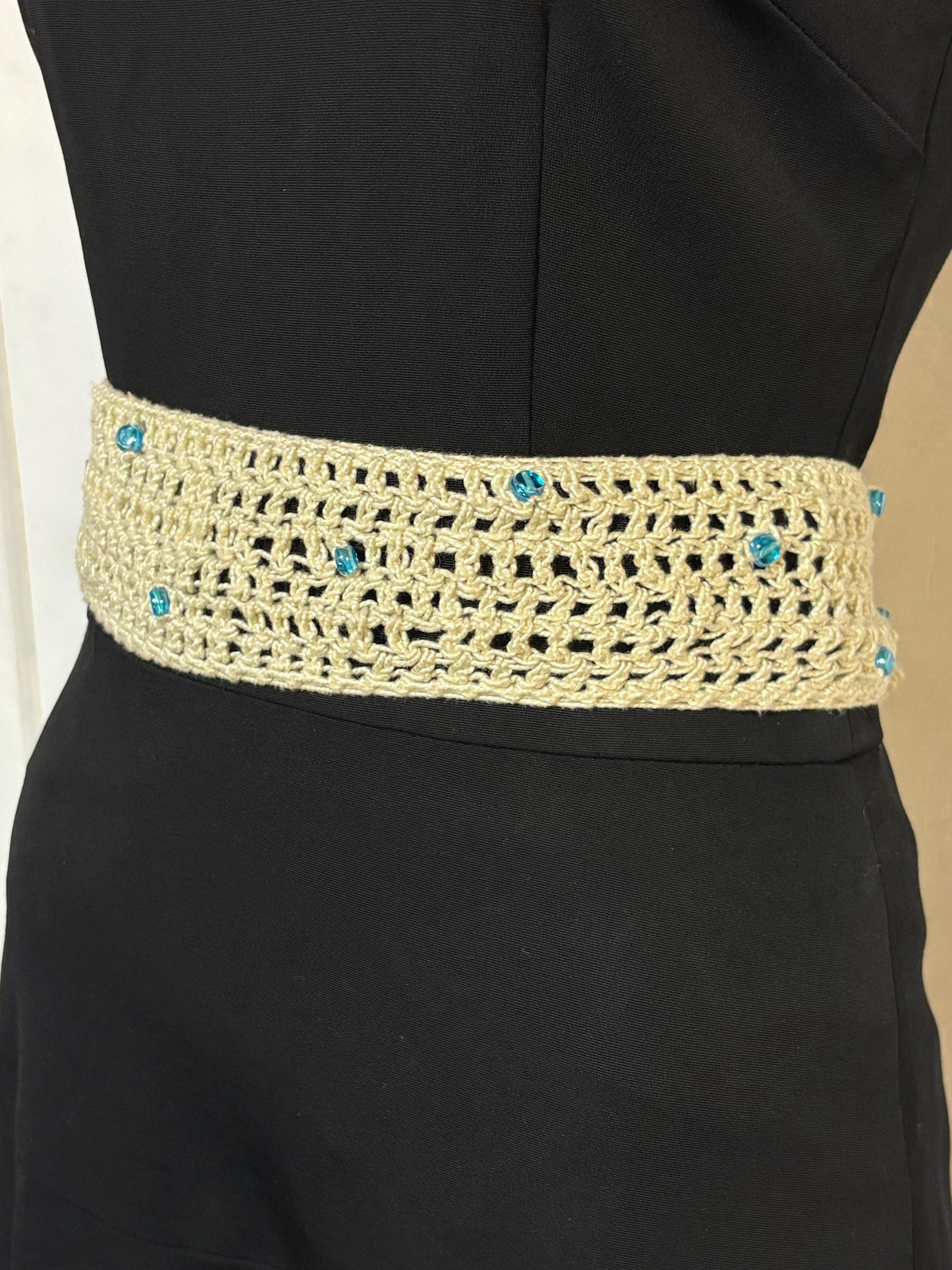 Patrick Thompson beige Y2K vintage womens crochet sash belt. 2000s feature bow tie design for a dress. Hand made. Unused NOS. BNWT