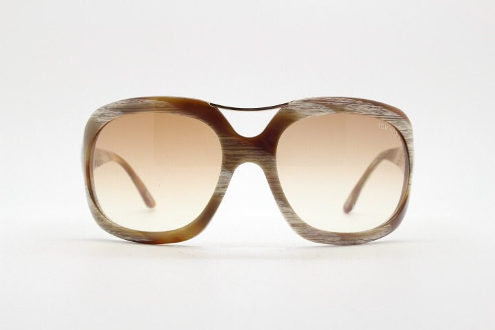 Tom Ford vintage Y2K wrap around sunglasses model Camilla Tf24 made in Italy. Stunning brown and beige natural horn looking acetate. NOS