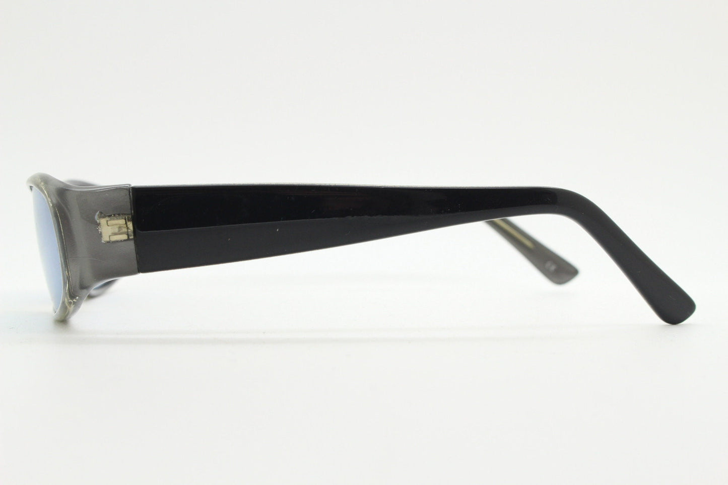 Y2K vintage rectangular shield sunglasses. Purple front, black arms blue lens combo. Visor style wrap around pearlised frame. NOS. 2000s