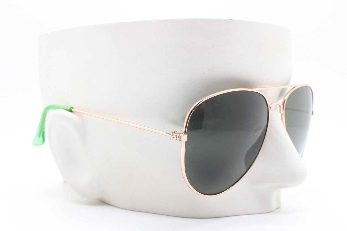 90s vintage aviator sunglasses. Optimal shape classic pilot aviators in rose gold frame with green lenses. Teardrop, NOS