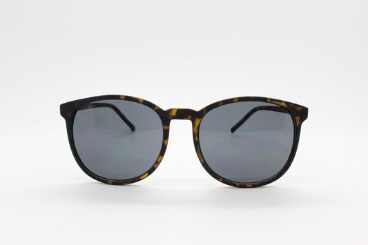 80s vintage dark tortoise sunglasses. Slightly oversized round frame in a rubber finish with contrasting black lenses. BNWT