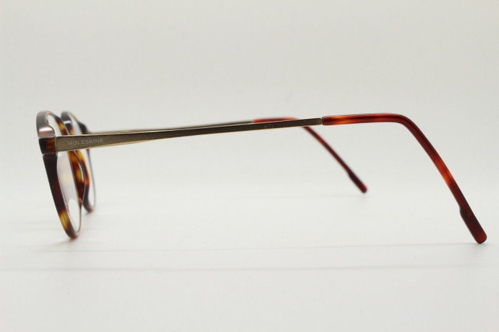 Moleskine round eye glasses in tortoise acetate with slim golden arms. Reading optical frames. Prescription eyeglasses. RX spectacles