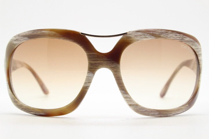 Tom Ford vintage Y2K wrap around sunglasses model Camilla Tf24 made in Italy. Stunning brown and beige natural horn looking acetate. NOS