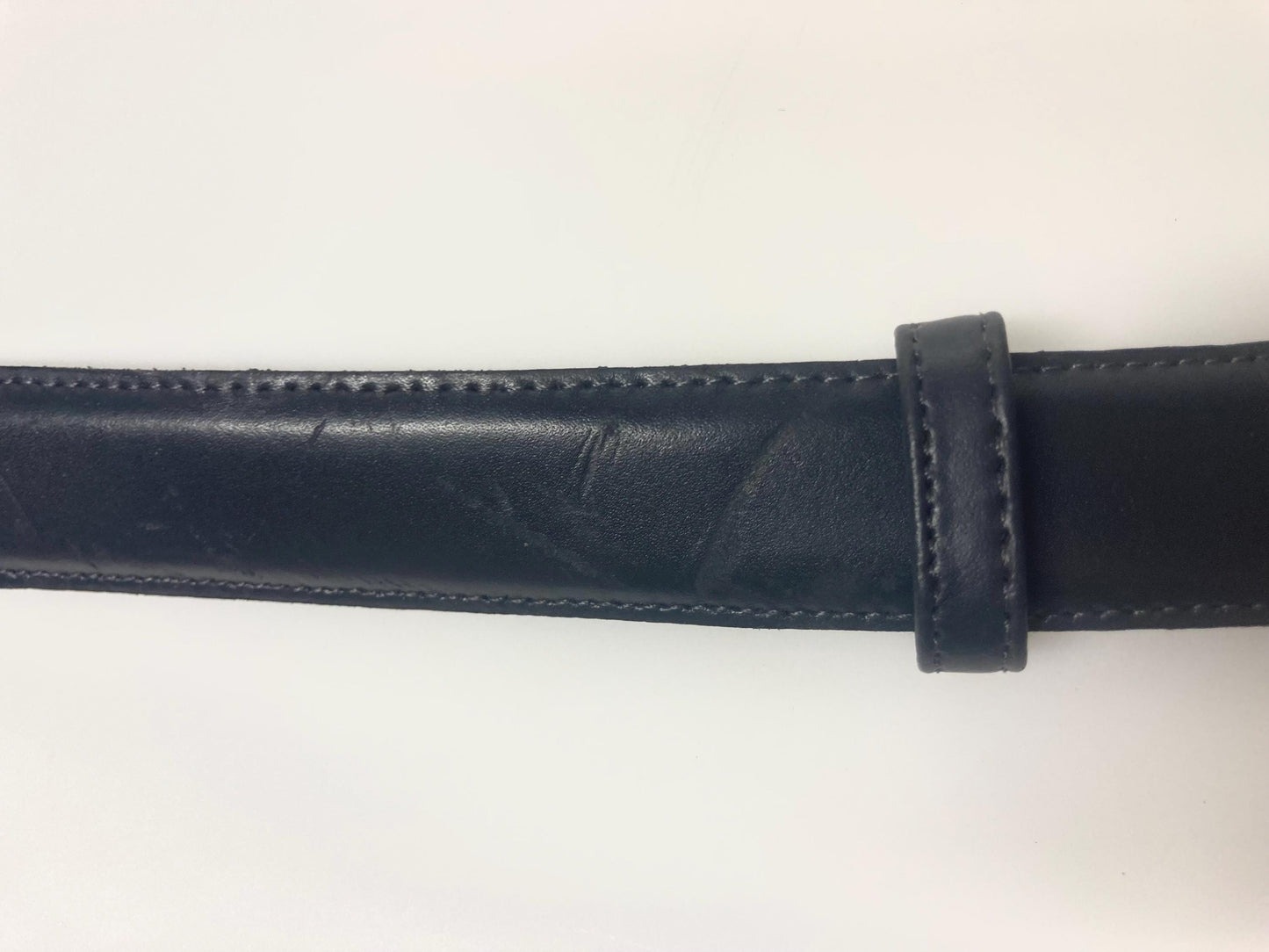 80s vintage smart trouser / jeans belt in grey genuine leather with solid shiny chrome buckle. Made in France. NOS