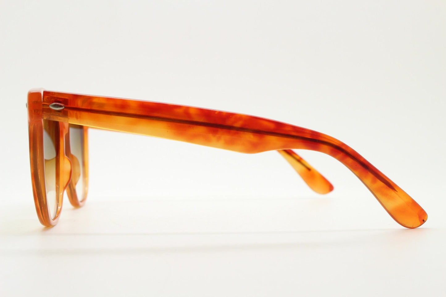Vintage 80s square horn rim sunglasses. All time classic Wayfarer design in vibrant orange frame and superb graduating lenses