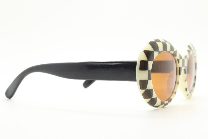 80s vintage round check monochrome sunglasses. 60s op art mod design frame with brown lenses. Clout goggles. Oval bug eye. NOS. Kurt Cobain