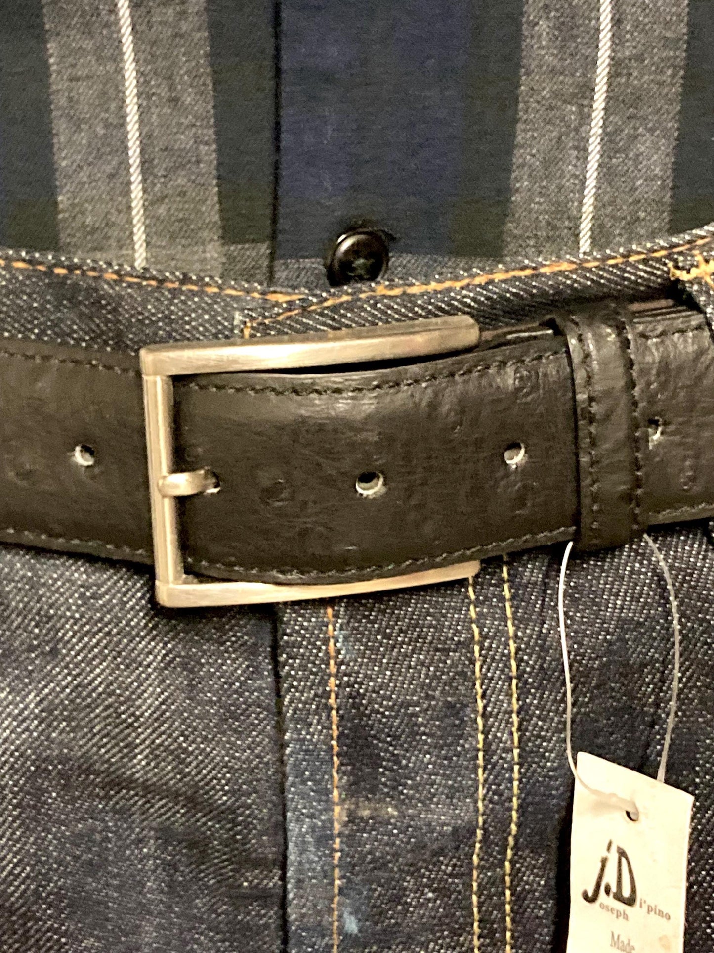 90s vintage black genuine leather belt made in Italy by Joseph Di Pino. Tooled finish made to look like Ostrich. NOS. Mens Large