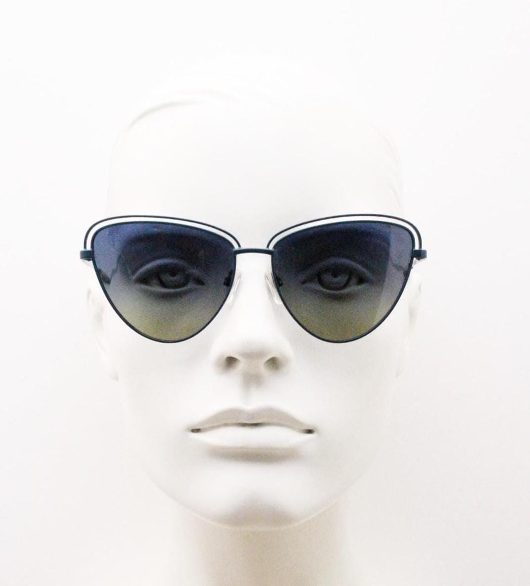Polaroid vintage rounded cat eye sunglasses. Metal double brow frame with sensational blue to yellow graduating lenses. Unused NOS