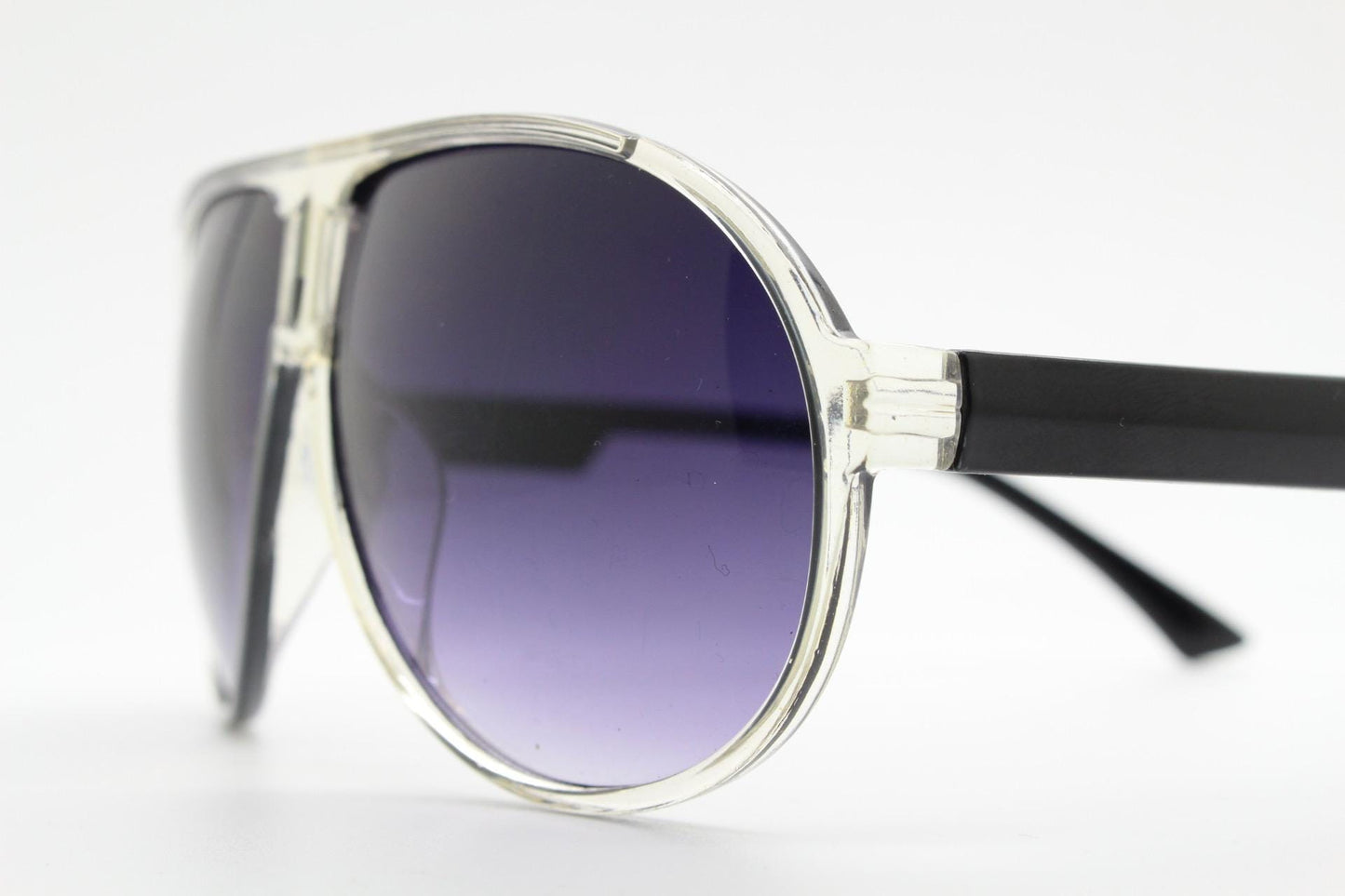 Y2K vintage aviator sunglasses. 2000's transparent and black frame with graduating lenses. 70s design 00's NOS aviators