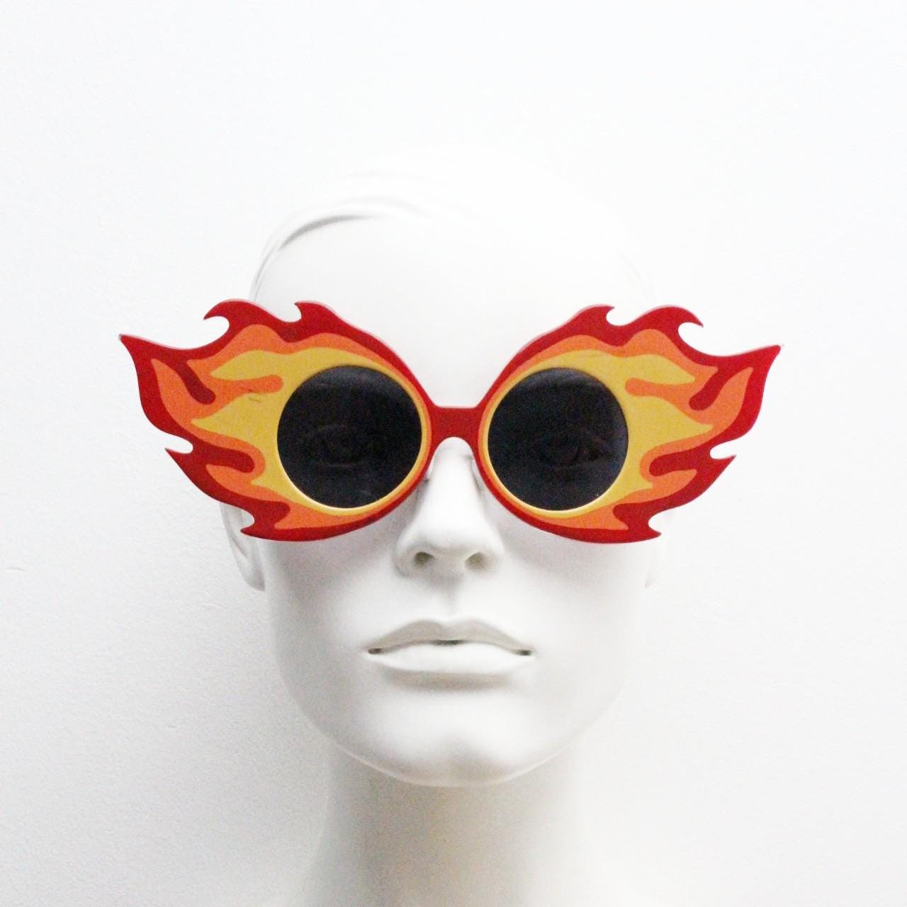 Yaz bukey fantasy fireball sunglasses made in Japan by Linda Farrow. Stupendous collectors grail not to be missed. Vintage. NOS full set