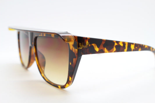 Y2K vintage visor sunglasses. Flat top brow with unusual peak in a tortoise frame with graduating brown lenses. 2000s BNWT