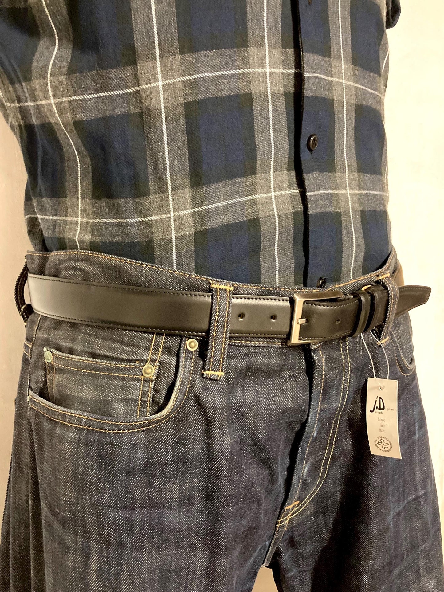 90s vintage black genuine leather belt made in Italy by Joseph Di Pino. Minimal straightforward design with stitched sides. BNWT