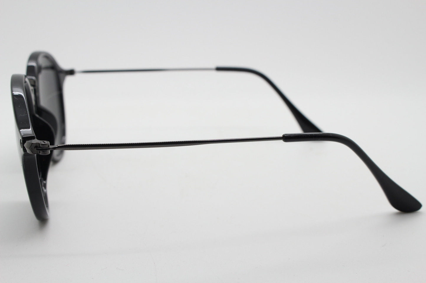 90s vintage round sunglasses. Black gloss slim 30s 40s design frame with metal bridge and dark lenses. Unused NOS