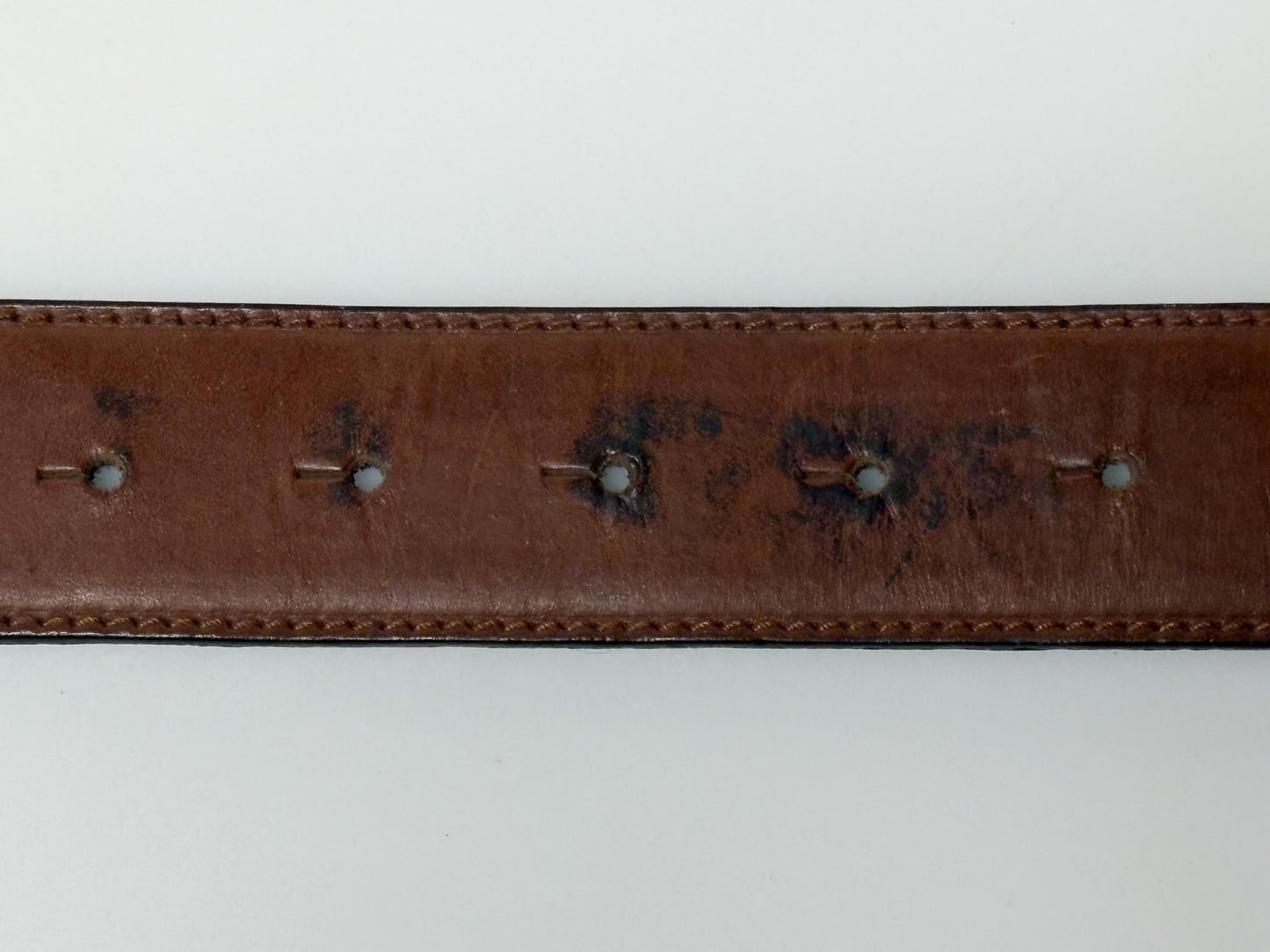 Iceberg 90s vintage belt in matt brown genuine leather with heraldic shield style buckle. For dress or jeans. Made in Italy. BNWT. NOS
