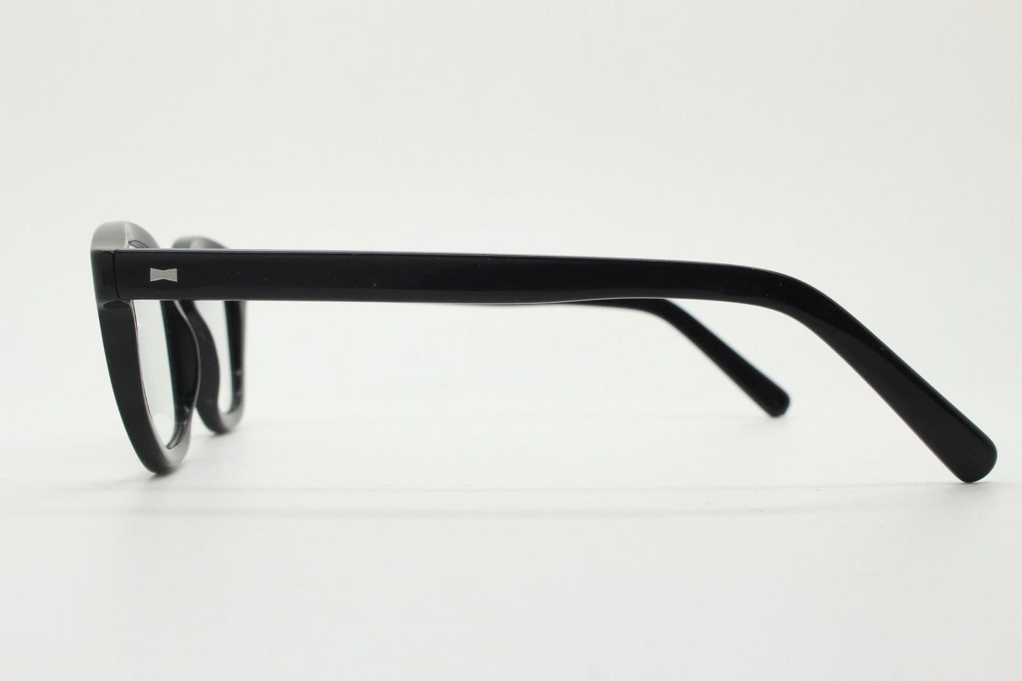 Cubitts vintage round 40s design Moreland eye glasses. Plain black gloss acetate optical frame with keyhole bridge. Prescription RX