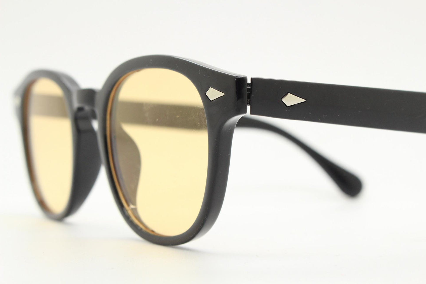 Vintage modified wayfarer design glasses. Black gloss 40s, 50s shape frame with keyhole bridge and extra light tone lenses. BNWT