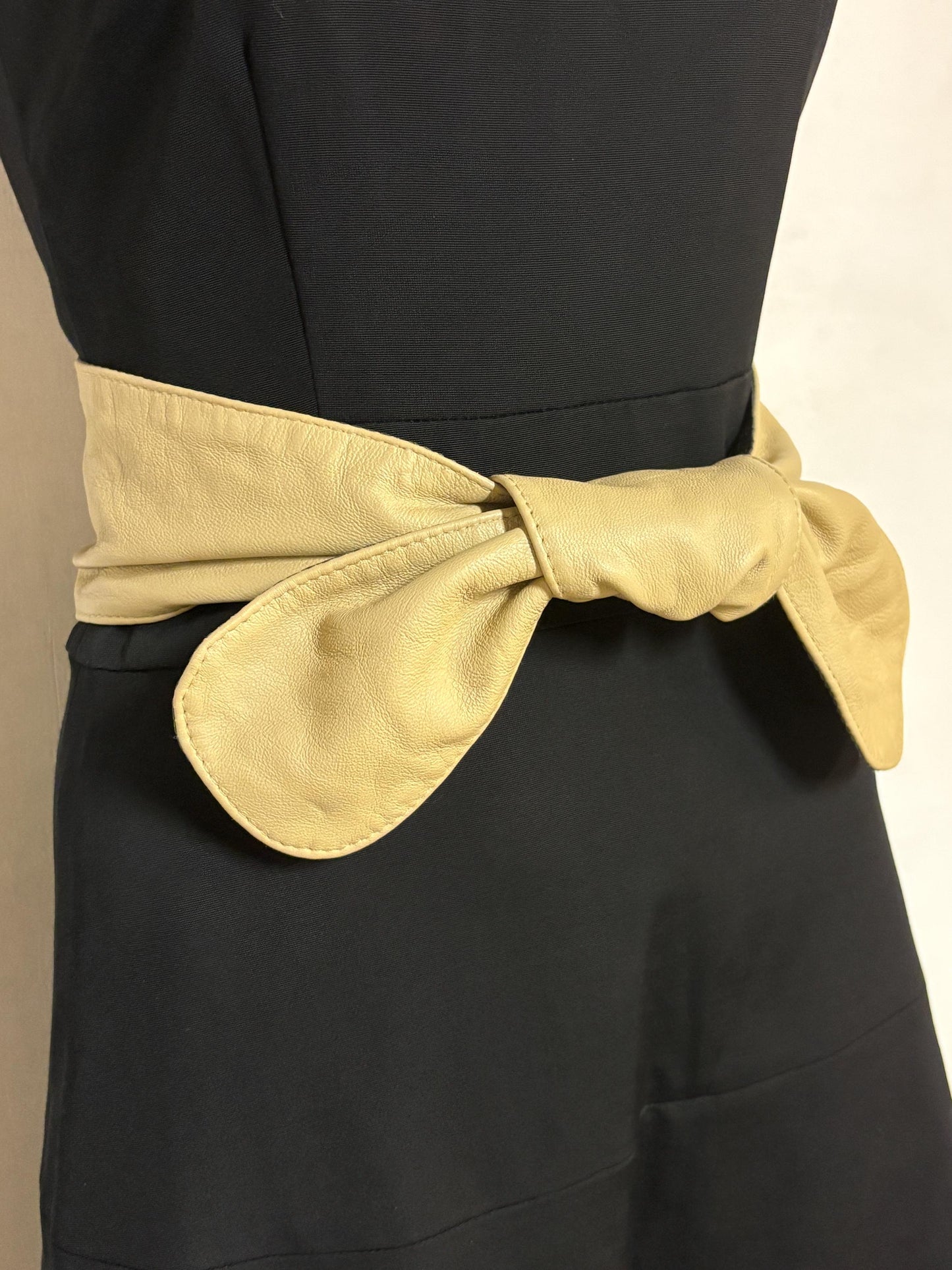Beige real leather Y2K vintage womens sash belt by Sara Efia Reddin. 2000s feature bow tie design for a dress or kimono. Unused NOS. BNWT
