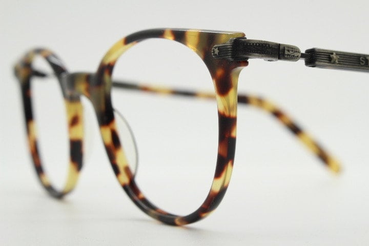 Sting 90s vintage round eye glasses made in Italy. Honey tortoise acetate optical frames. 40s retro design. Prescription eyeglasses. RX