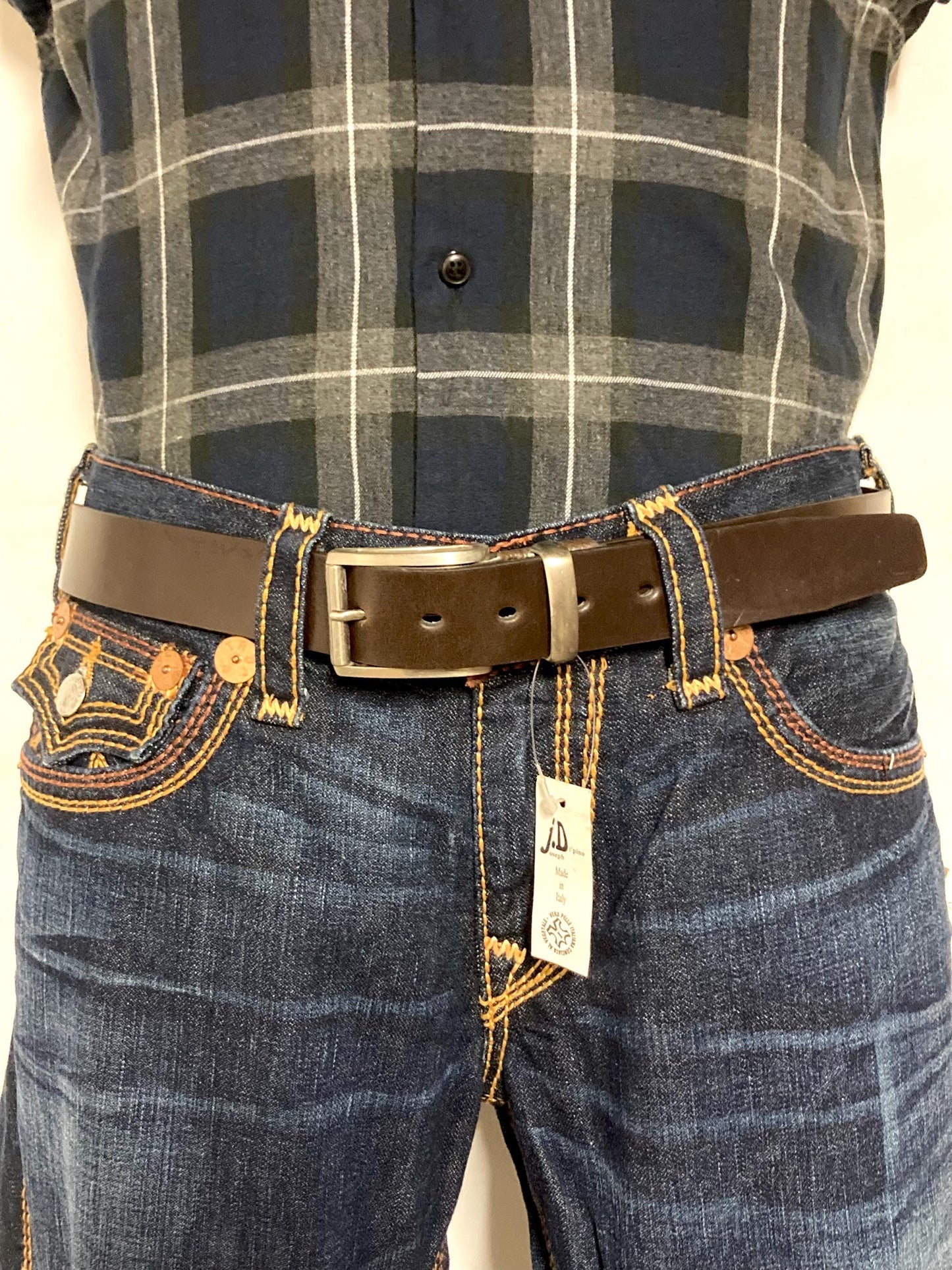 90s vintage dark brown genuine leather belt made in Italy by Joseph Di Pino. Thick cowhide with smooth finish for trousers/jeans. NOS. Mens