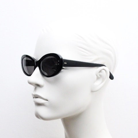Cutler and Gross London vintage oval cateye sunglasses. Womens chunky plain black gloss acetate cat eye. NOS Y2K