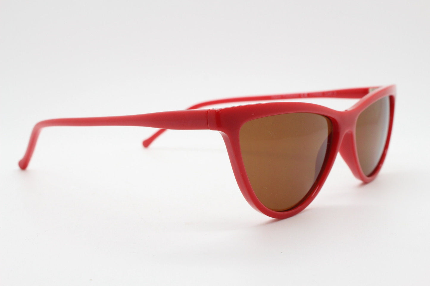 Vintage 90s red cat eye sunglasses. Womens slim 50s style cateye frame with Havana brown lenses. Rockabilly, pin up. NOS catseye