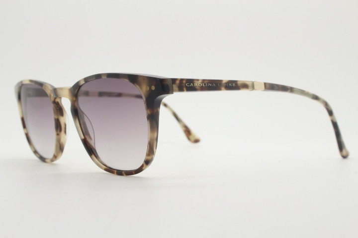 Caroline Lemke hand made sunglasses model 9091 . All time classic 60s, 50s vintage design in mottled tortoise with graduating lenses