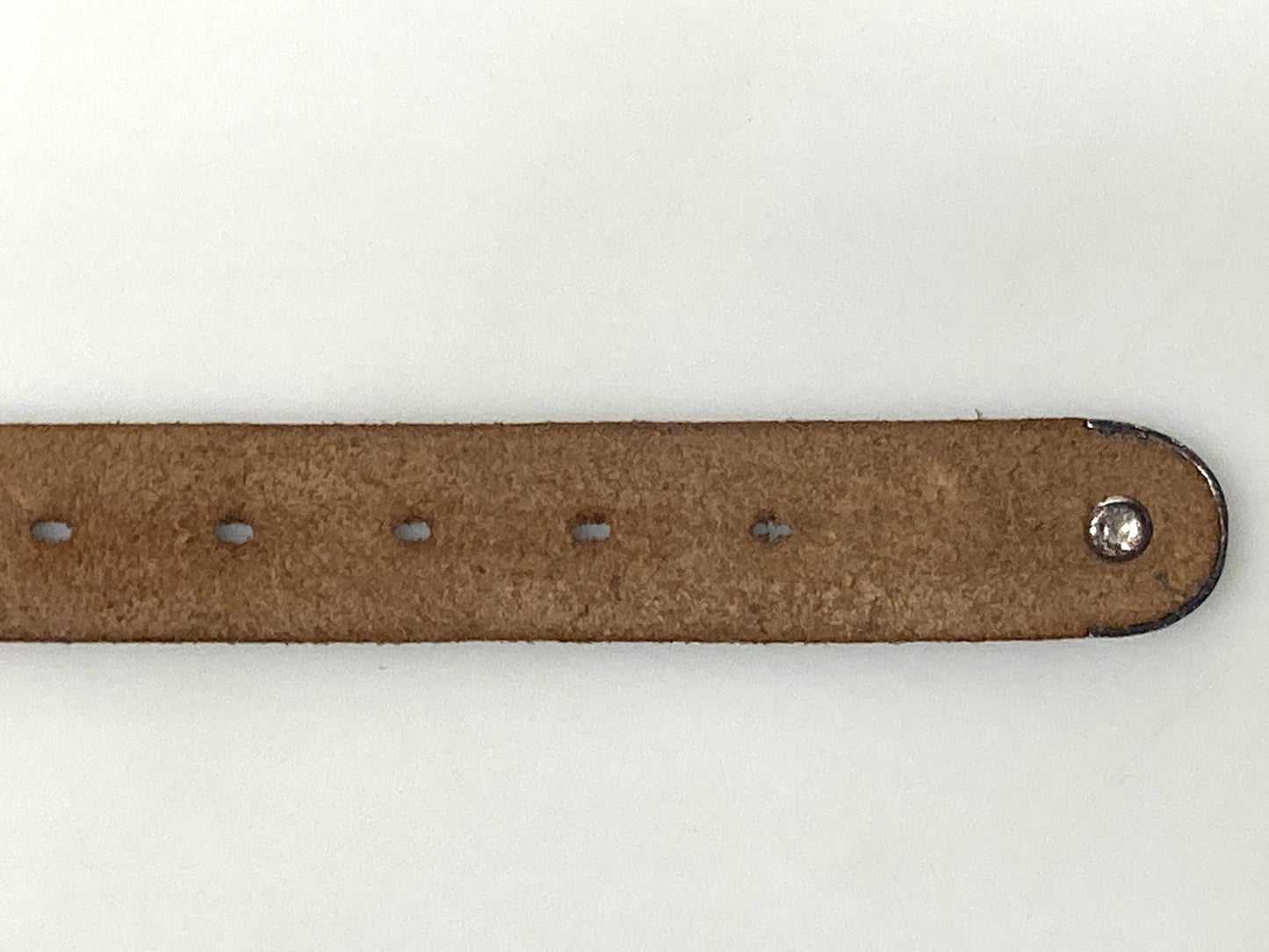 80s vintage thick Leather Native American Indian style belt. Full beaded applique, looped tape edge, embossed pattern and textured buckle