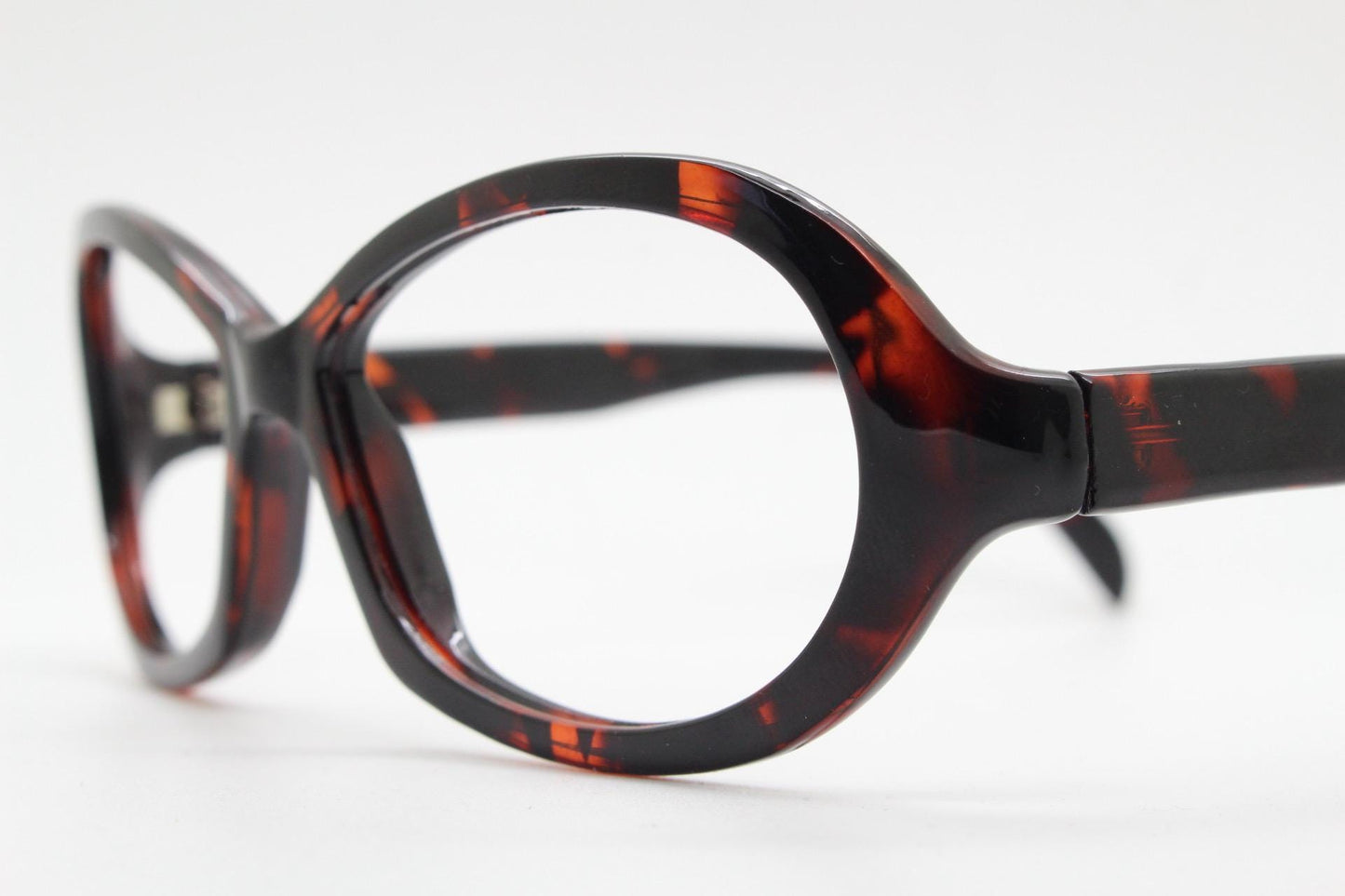 80s vintage oval eye glasses. Tasteful and effective simple design in dark tortoise. Optical frames. Prescription. RX spectacles. NOS