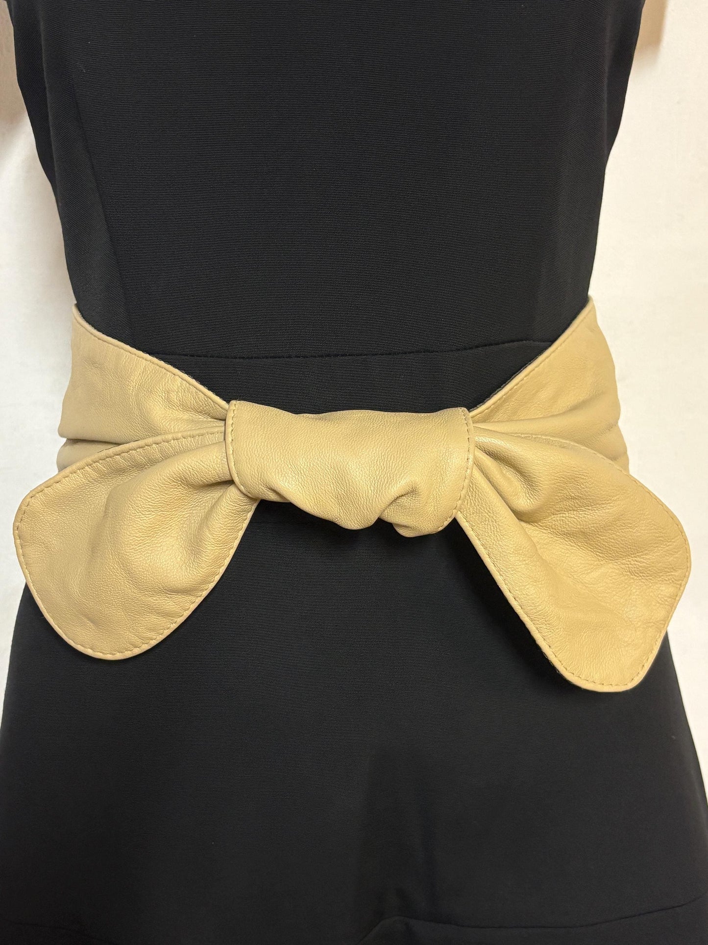 Beige real leather Y2K vintage womens sash belt by Sara Efia Reddin. 2000s feature bow tie design for a dress or kimono. Unused NOS. BNWT