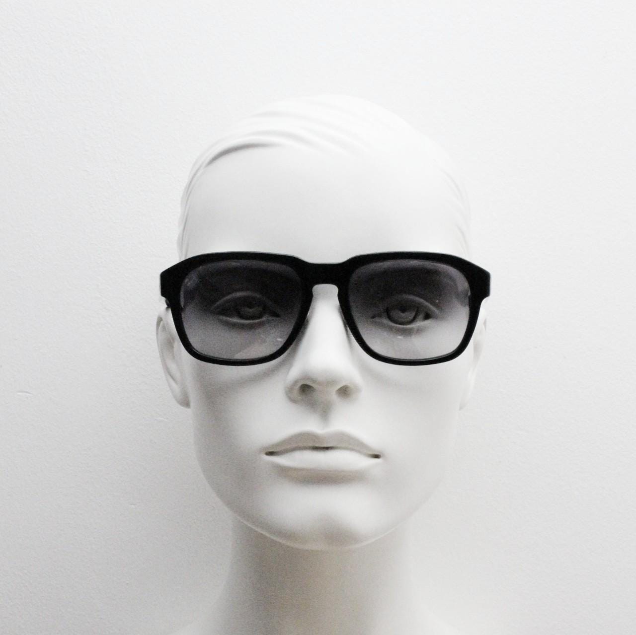 Jack Spade plain black rectangular sunglasses. Solid acetate frame with grey graduating lenses. Mens vintage 60s mod design. Keyhole bridge