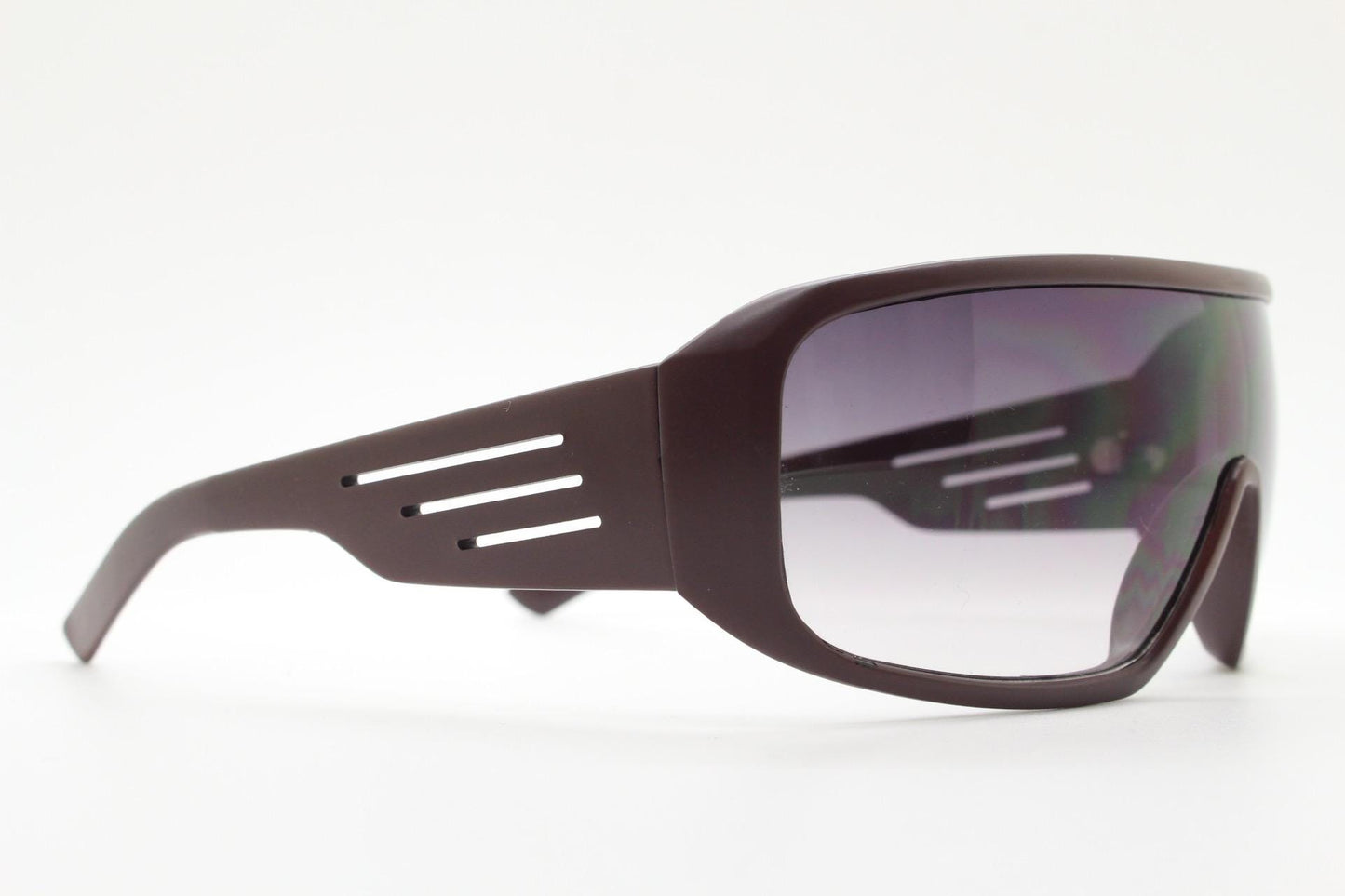 Y2K vintage big square aviator sunglasses. Aerodynamic matt brown frame in car racing monolens design. Curved wrap around shield. 2000s NOS