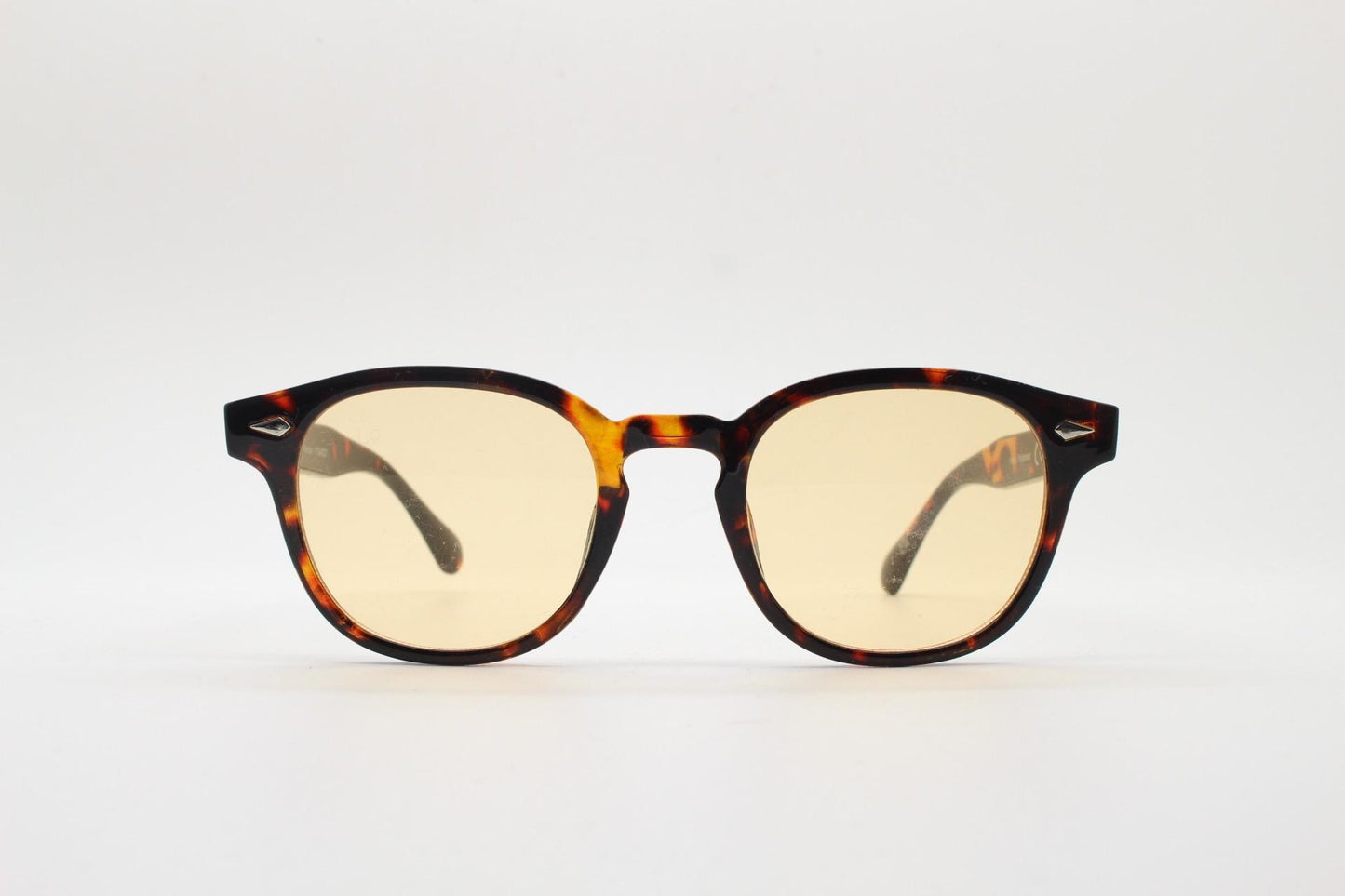 Vintage modified wayfarer design glasses. Dark tortoise gloss 40s, 50s shape frame with keyhole bridge and extra light tone lenses. BNWT