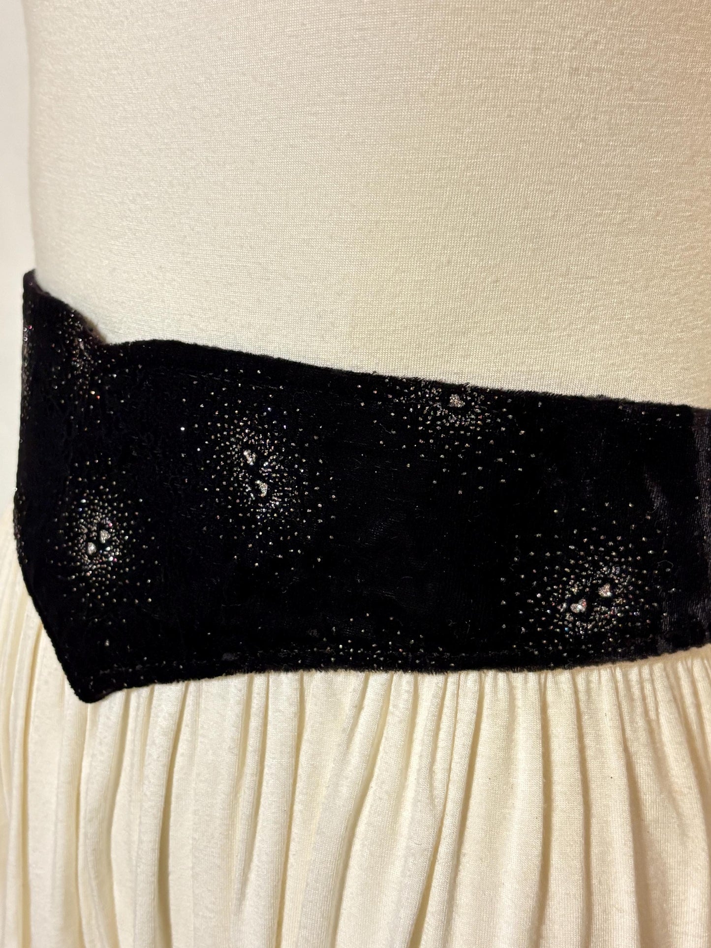 80s vintage womens flattering V shaped belt for a dress. Black velvet with spectacular glitter constellations. Unused NOS