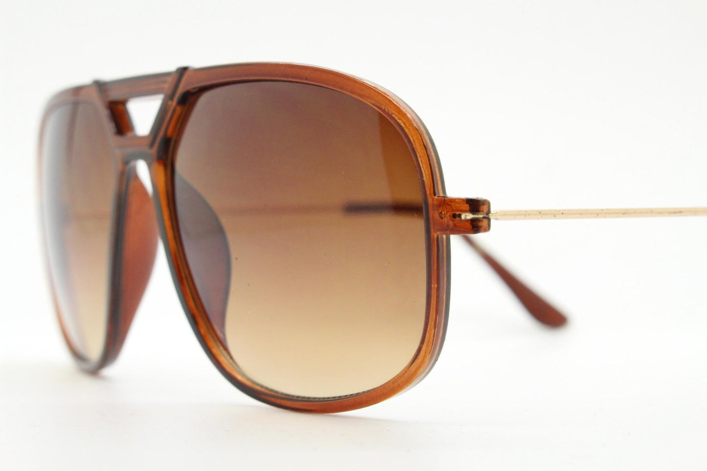 Y2K vintage square aviator sunglasses. 2000's transparent brown frame with graduating lenses and gold arms. 70s design. 00's NOS aviators