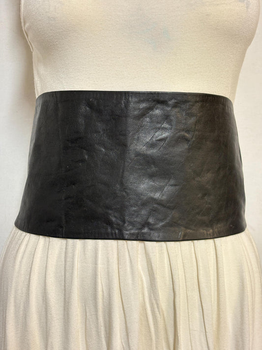 80s vintage womens real leather tall belt. Black supple corset style flattering cinch design. Can be worn either way round. Fetish