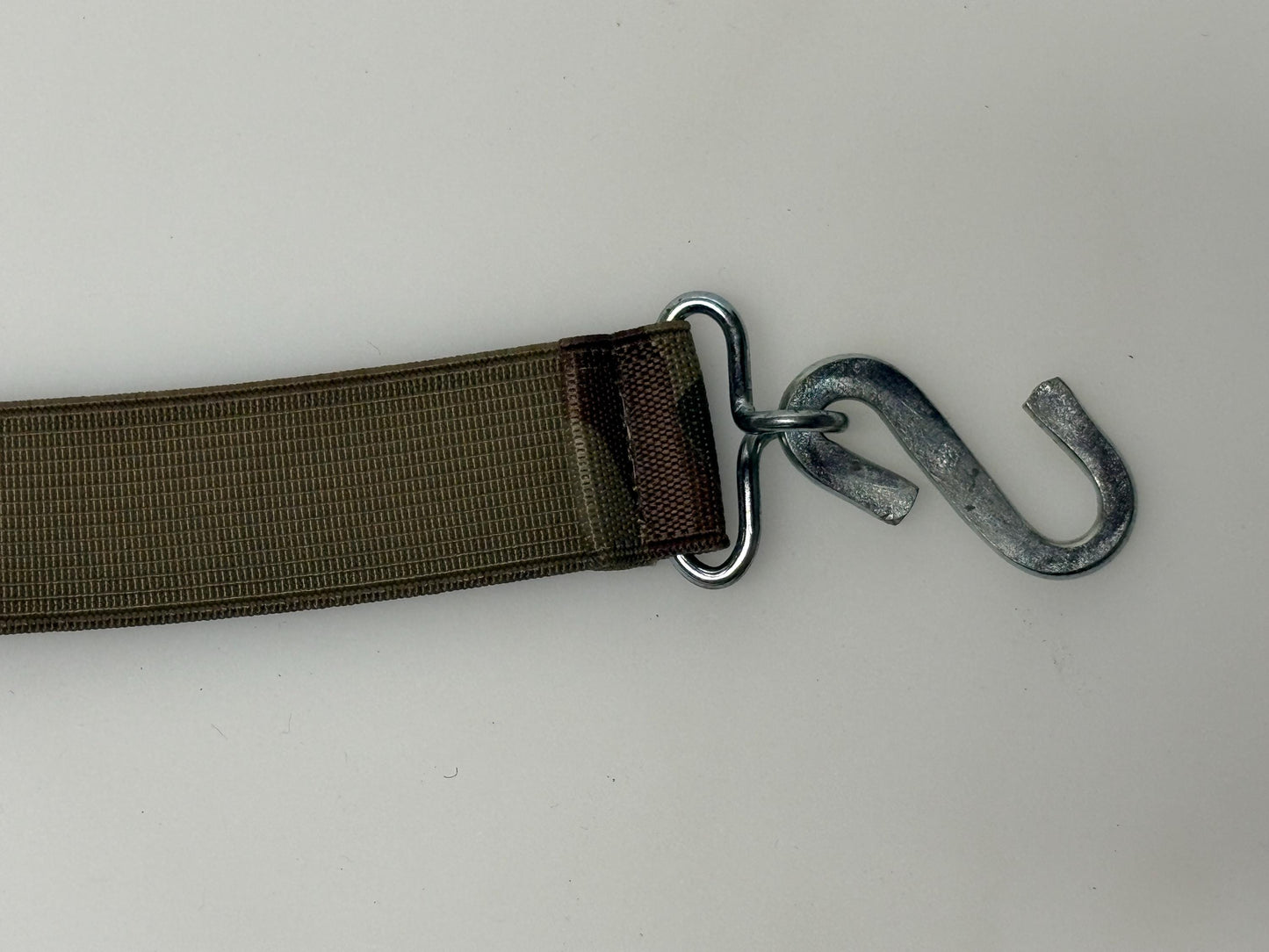 80s vintage army cammo disco stretch belt. Thin elasticated cinch style to wear on a dress with S hook buckle. Camouflage. NOS