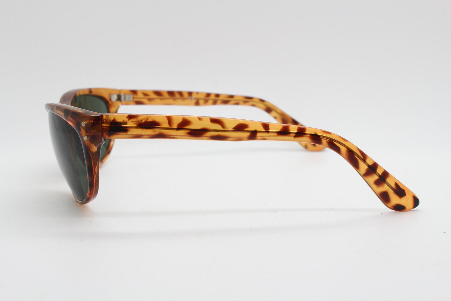 Y2K vintage bug eye sunglasses. Wrap around shield style tortoise frame with green lenses. Visor. Unused NOS