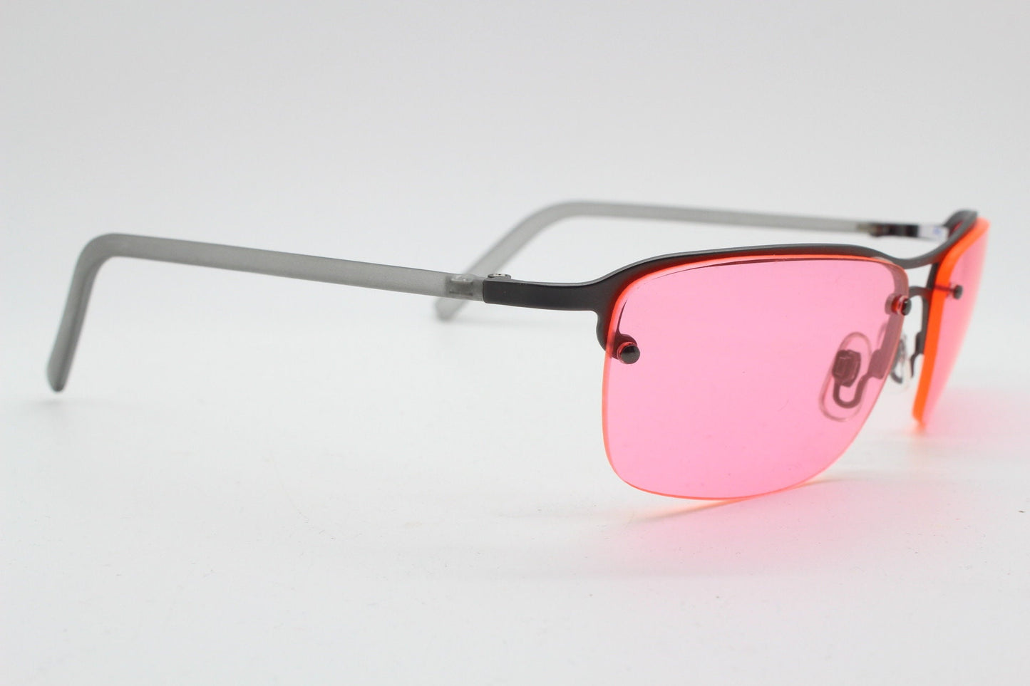Y2K vintage half frame visor sunglasses. Semi rimless 2000's vivd pink lens on a gunmetal brow with frosted arms. Unused 00's NOS