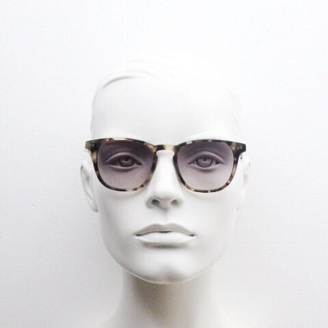 Caroline Lemke hand made sunglasses model 9091 . All time classic 60s, 50s vintage design in mottled tortoise with graduating lenses