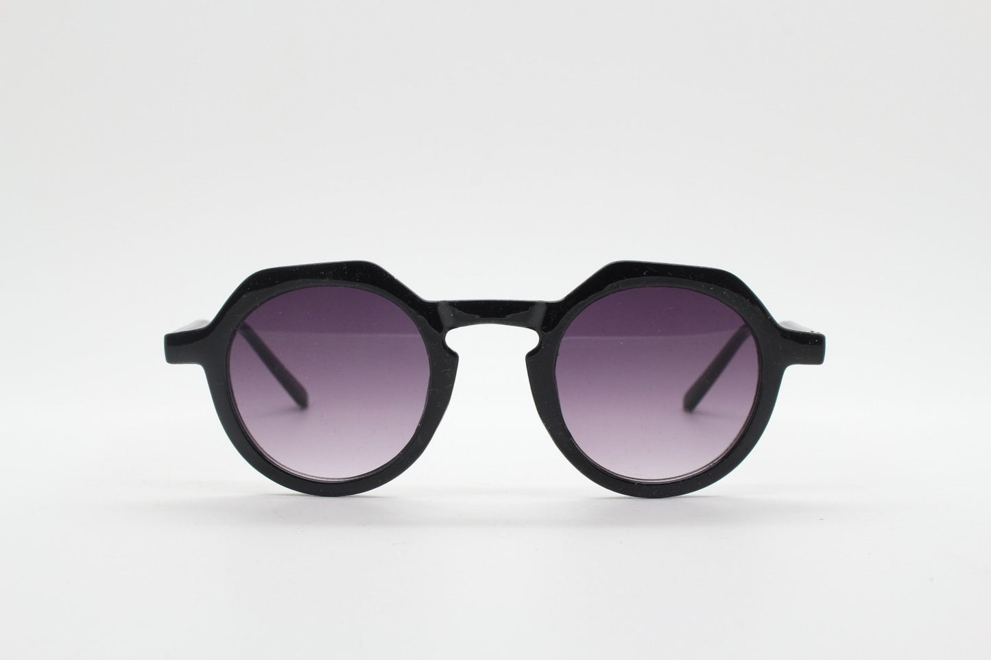 Vintage round flat top sunglasses. 30s, 40s design in black gloss frame with graduating lenses. Unused NOS