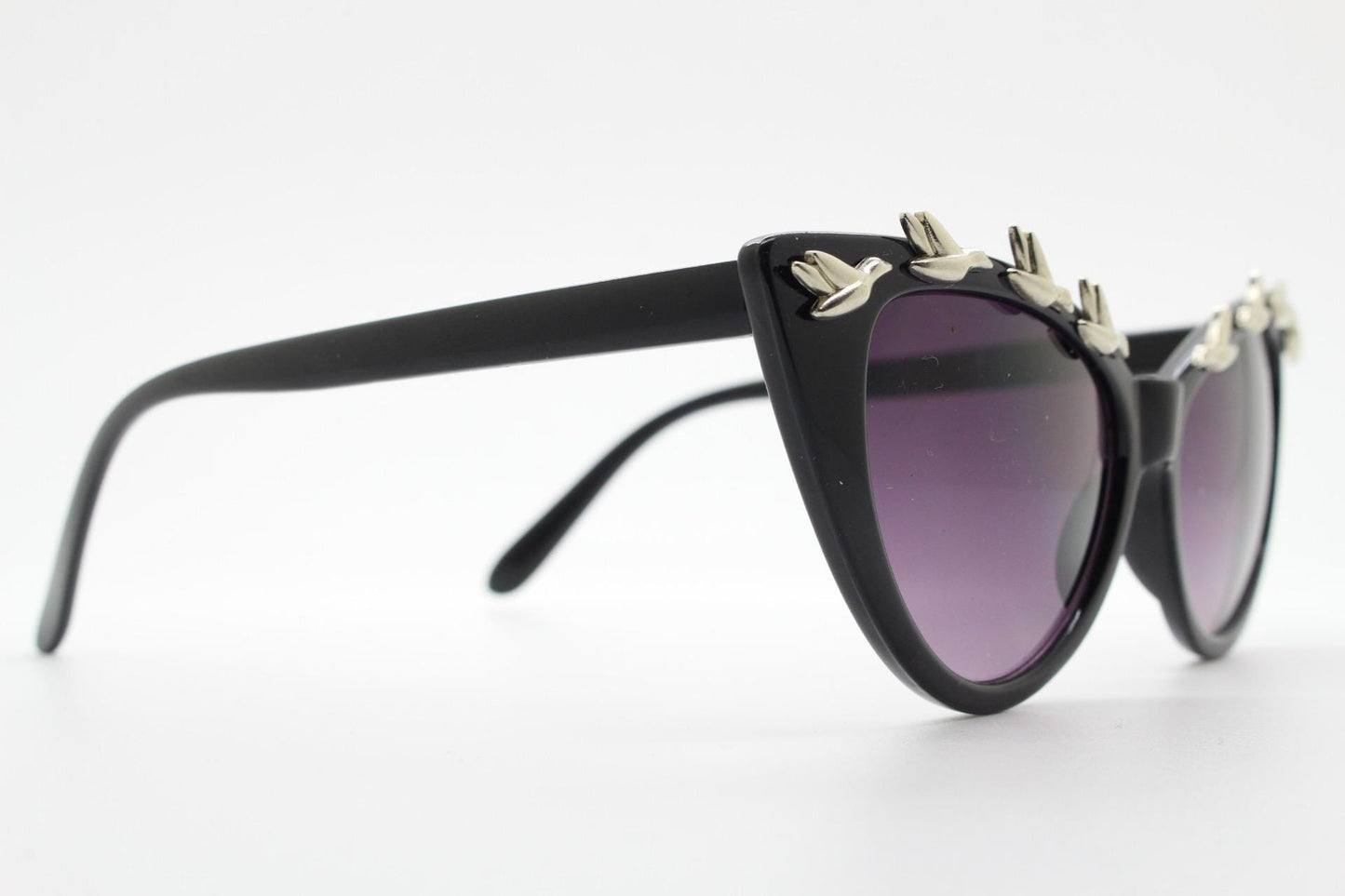 Vintage Y2K cat eye sunglasses. 2000s womens black gloss cateye with charming abstract metal flying birds brow. 50s style rockabilly. NOS