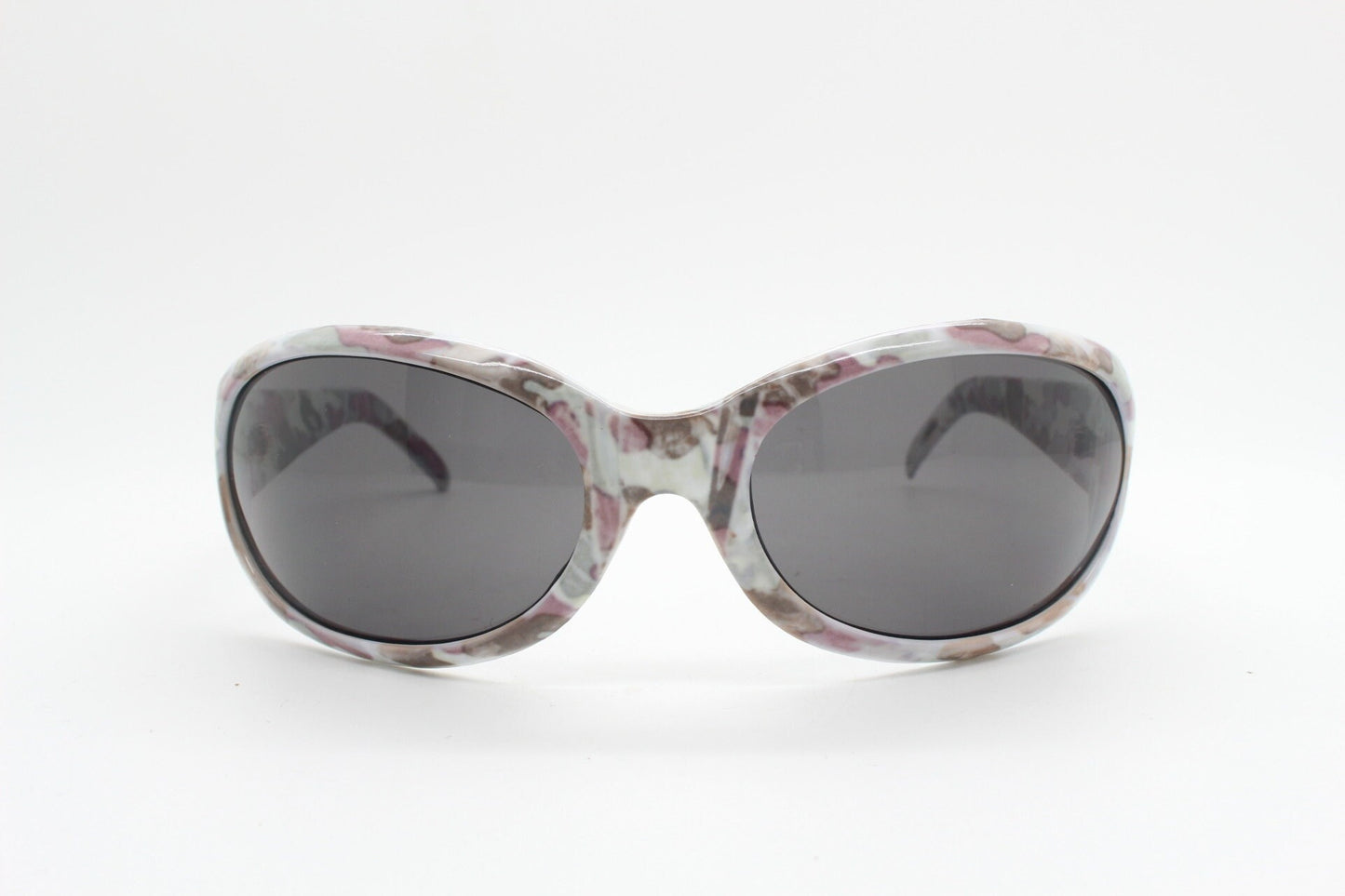 Y2k vintage curved camouflage pattern sunglasses. Wrap around bug eye 60s style shield frame with unbelievable cammo print. 2000s unused NOS